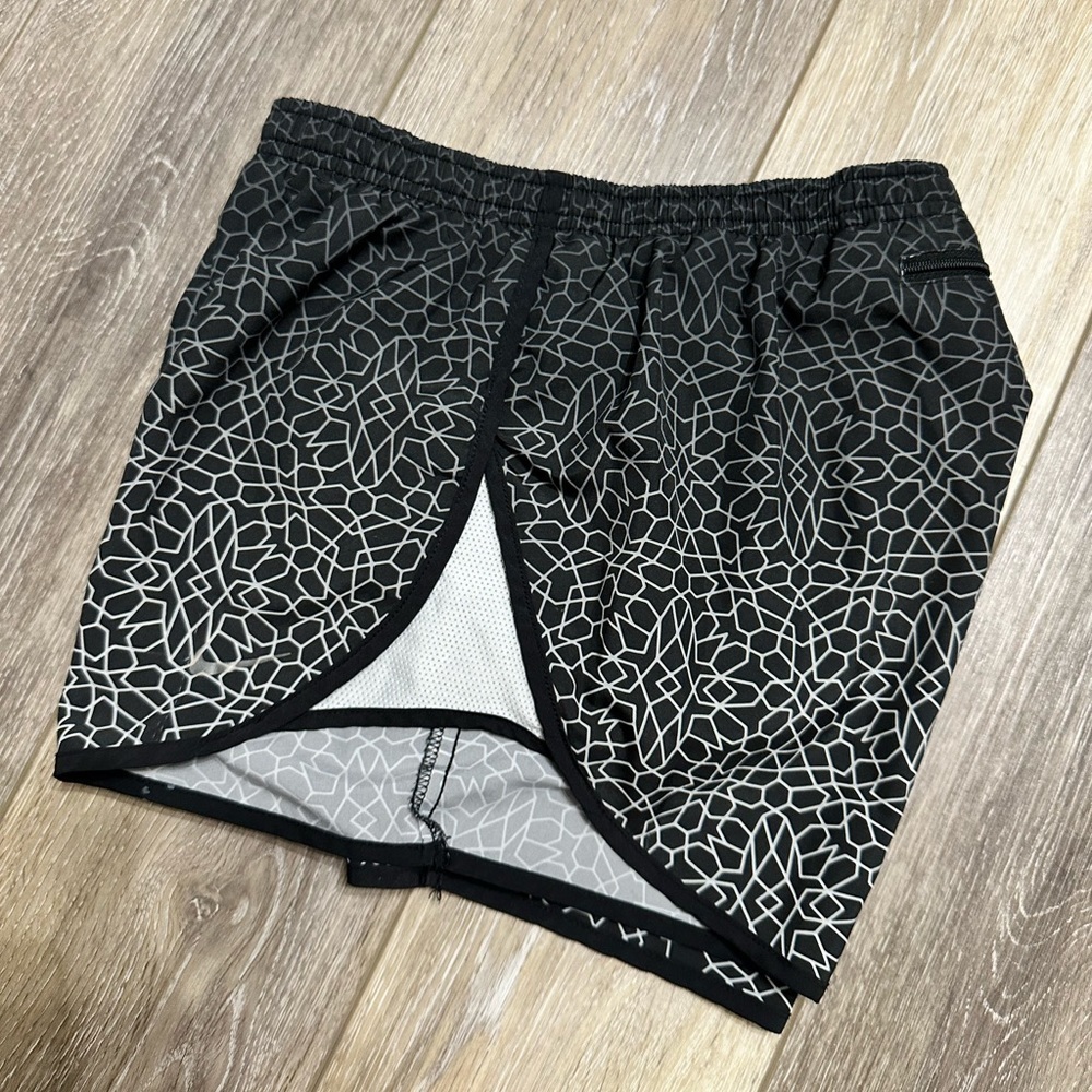 🛍️ Nike dri fit   shorts with under shorts and  tiny  zipper pocket.